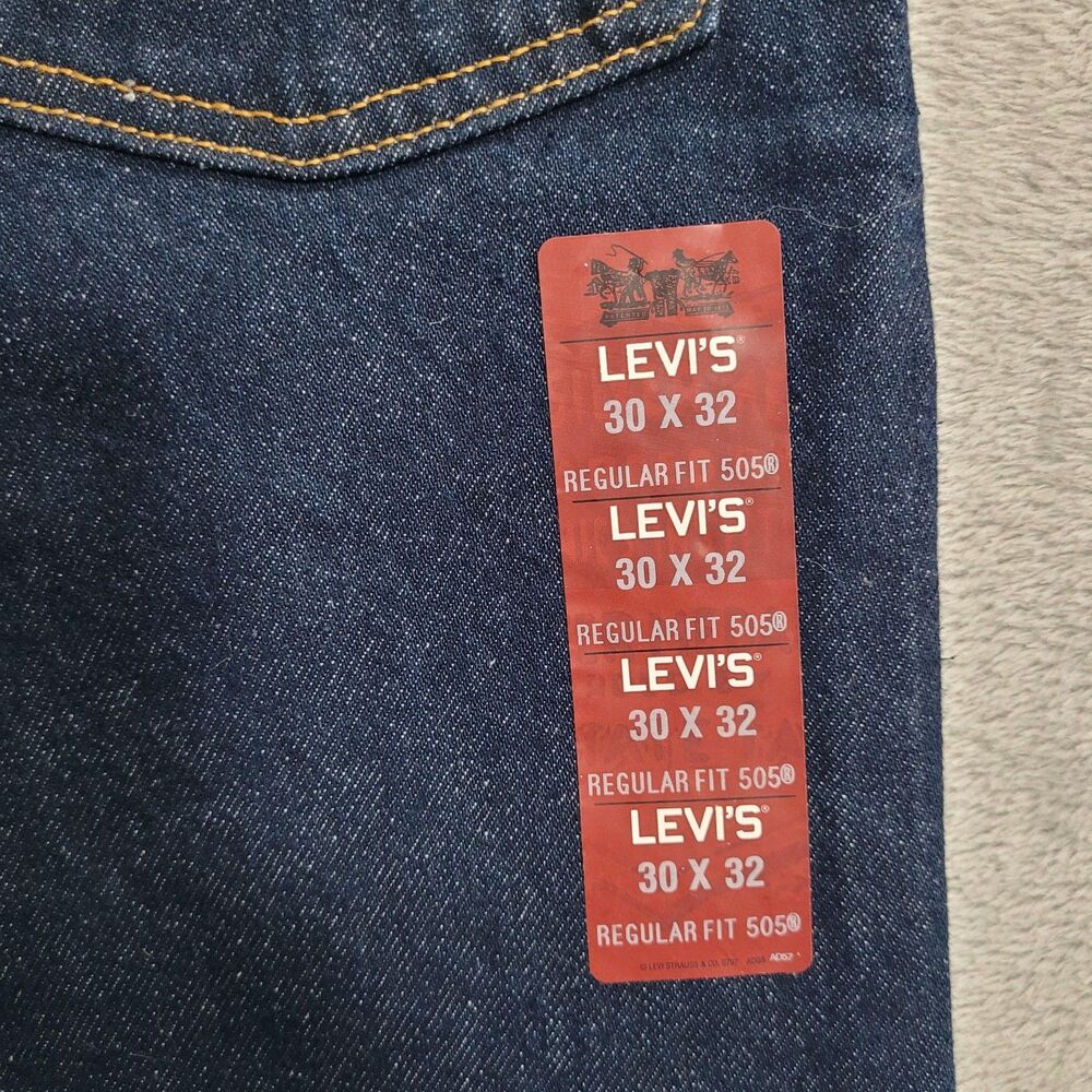 Vintage Levi's 505 Jeans Y2K Mens 30x32 Blue Dark Wash Regular Straight Denim